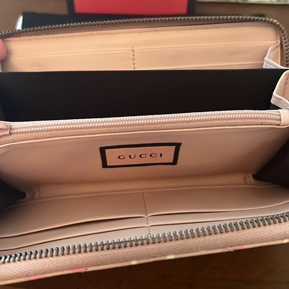 Gucci Ghost Zip Wallet - Picture 7 of 9